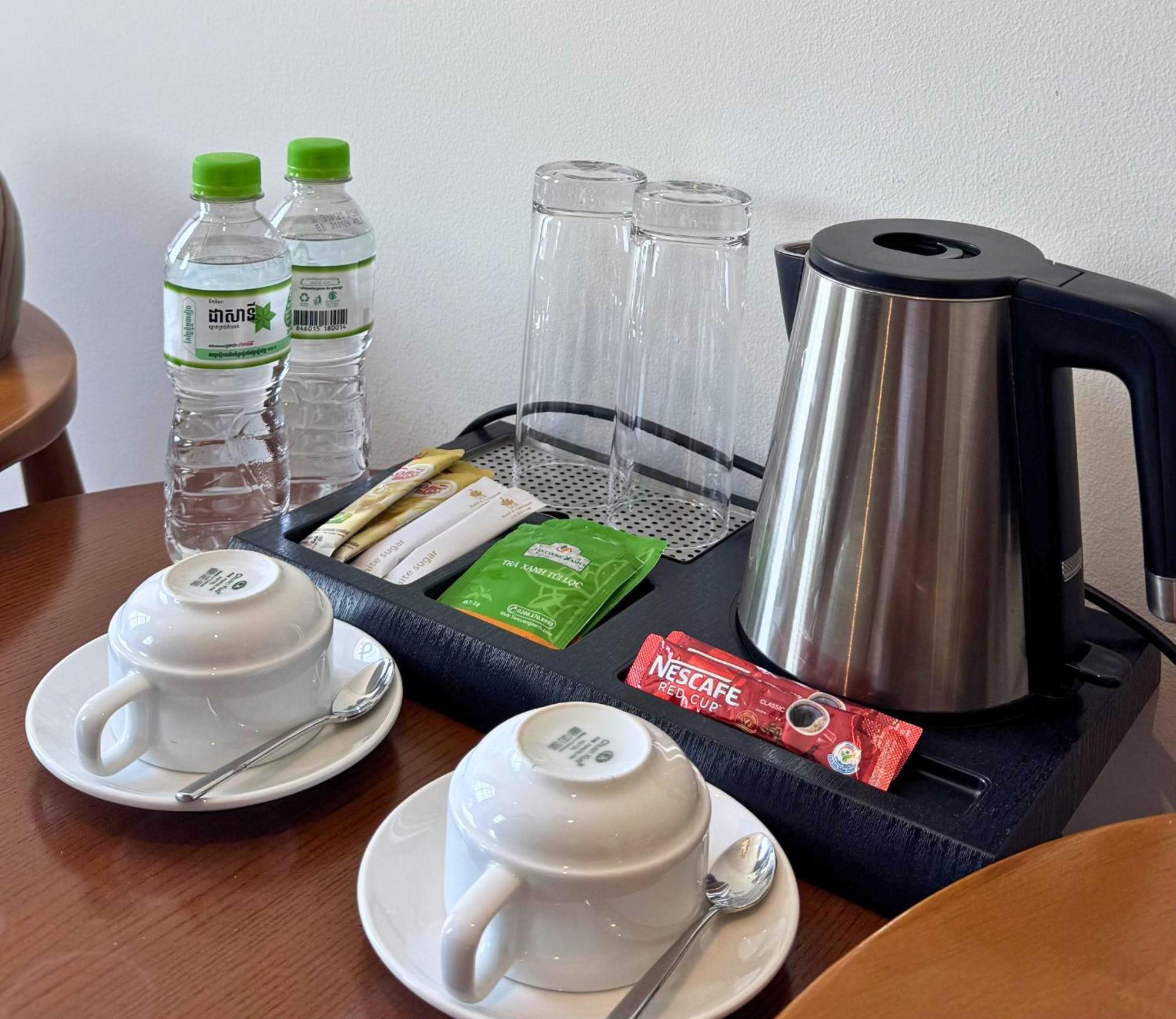 Lcs Hotel & Apartment Пном Пен Екстериор снимка