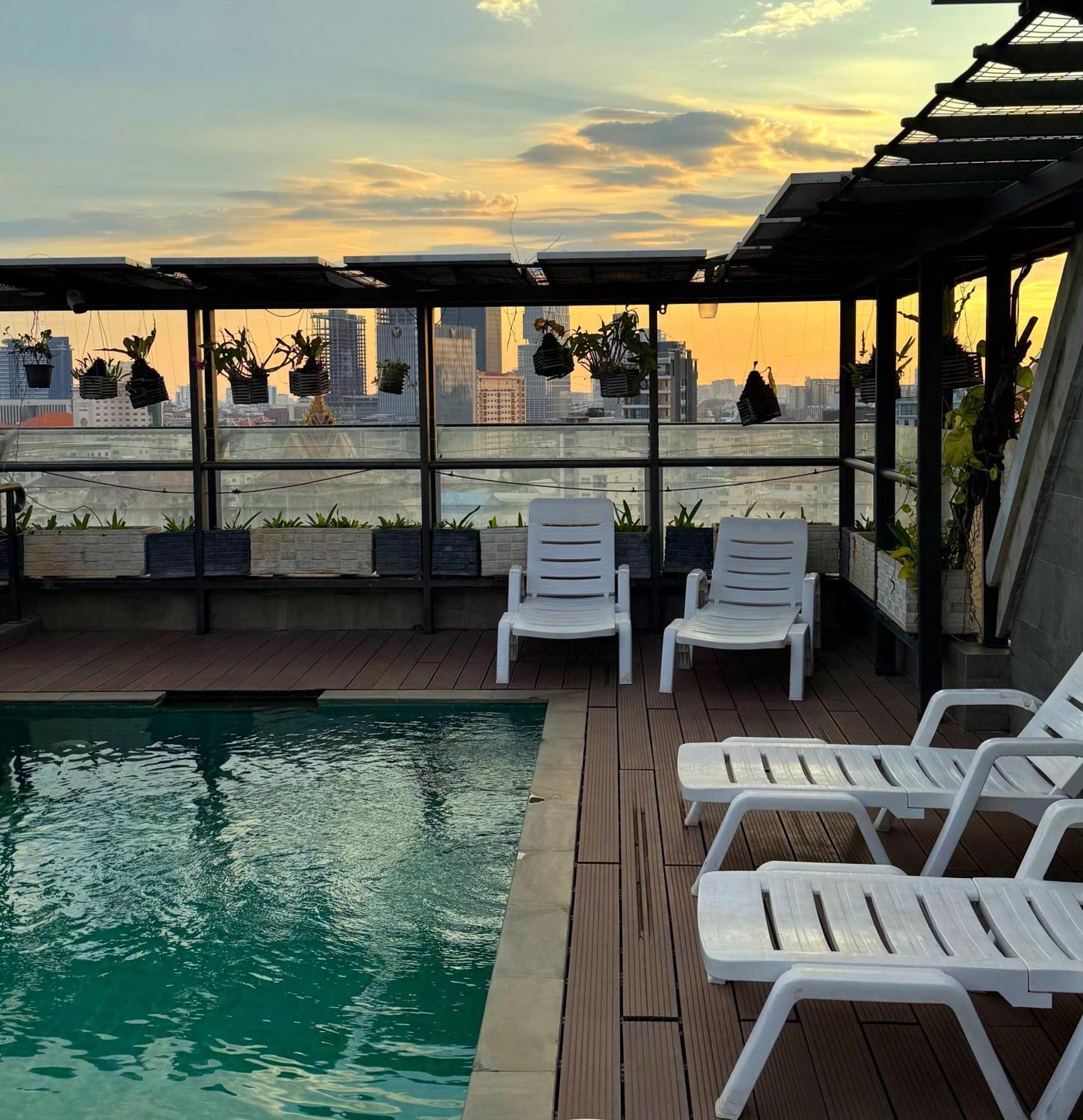 Lcs Hotel & Apartment Пном Пен Екстериор снимка